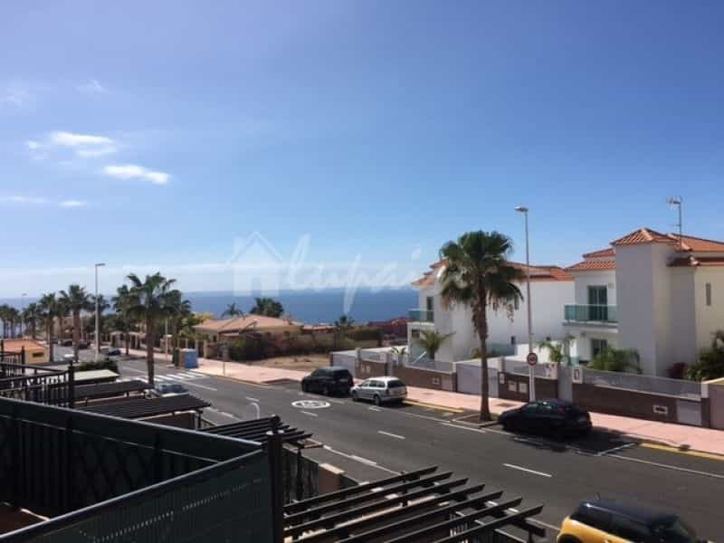 Condominium in Adeje, Canary Islands 10019955