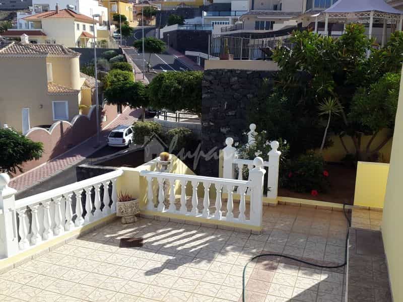 House in Adeje, Canary Islands 10019978