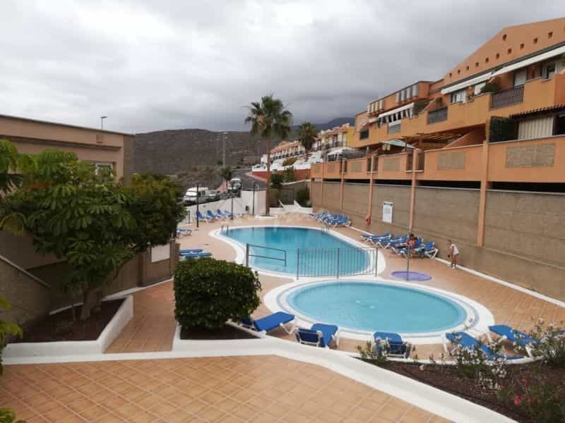 Condominium in Adeje, Canary Islands 10020065