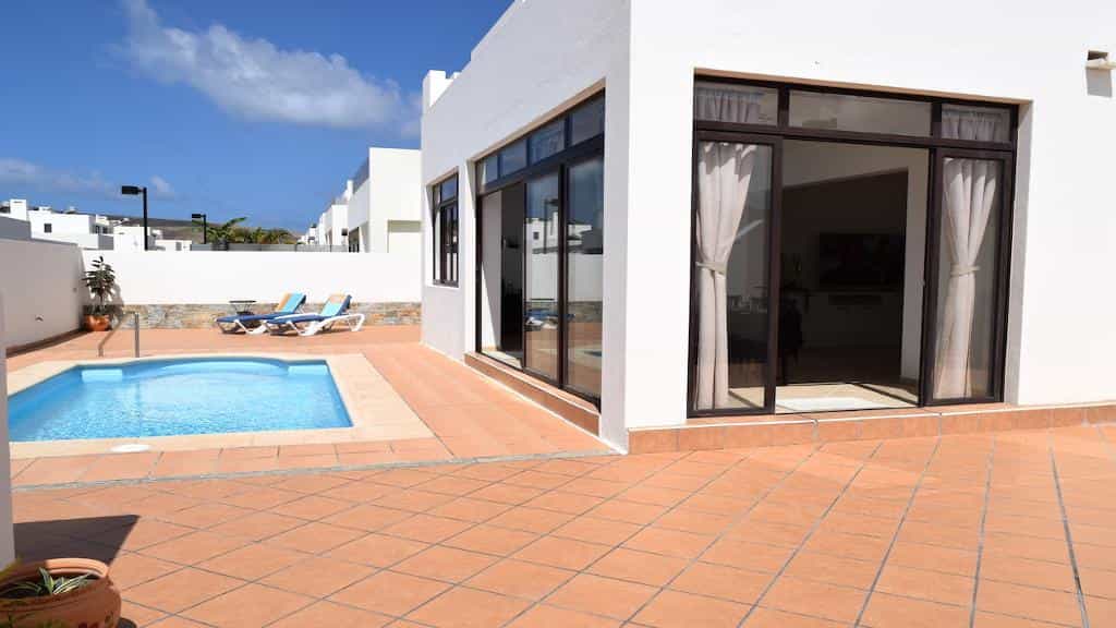 House in Uga, Canary Islands 10020255
