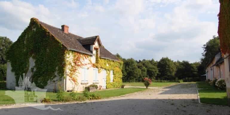 House in Tours, Centre 10020546