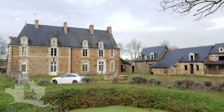 房子 在 Montreuil-sur-Maine, Pays de la Loire 10020578