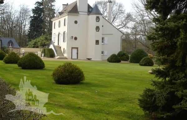 House in Le Mans, Pays de la Loire 10020585