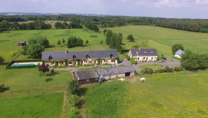 House in La Fleche, Pays de la Loire 10020608