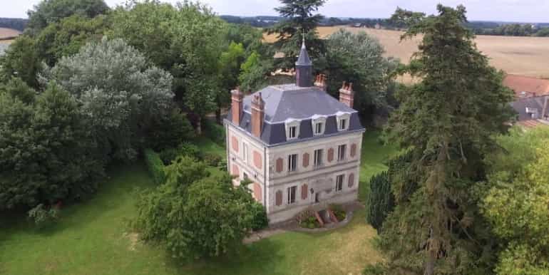 House in Chateau-du-Loir, Pays de la Loire 10020620