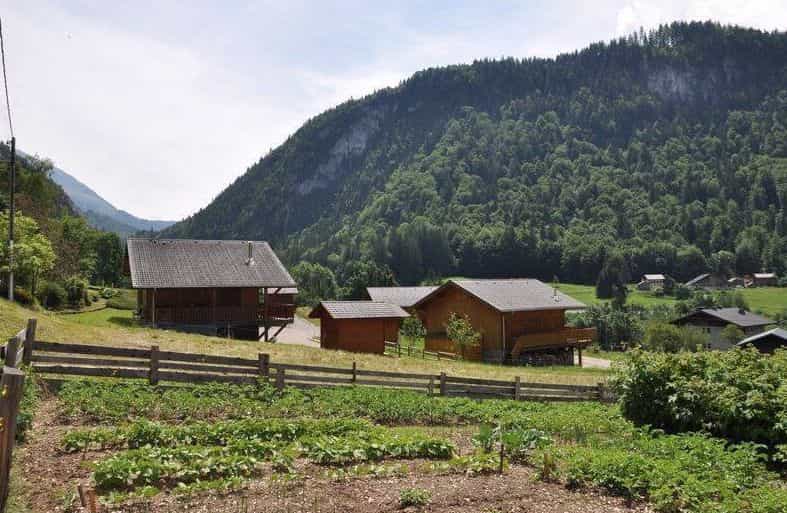 Rumah di Ketertinggalan, Auvergne-Rhone-Alpes 10020903