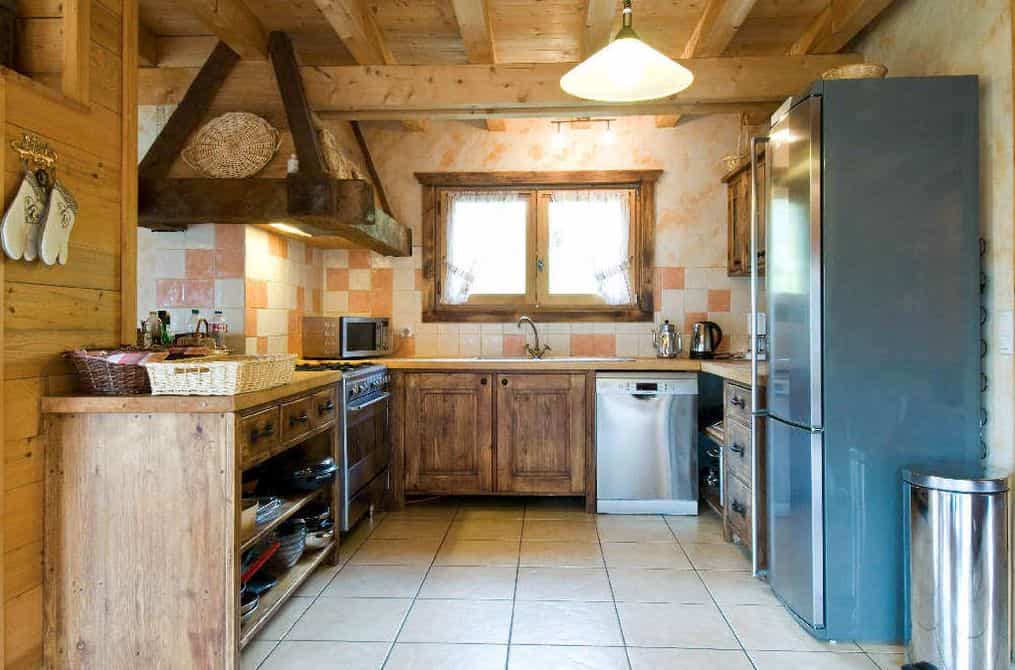 House in La Chapelle-d'Abondance, Auvergne-Rhone-Alpes 10021000