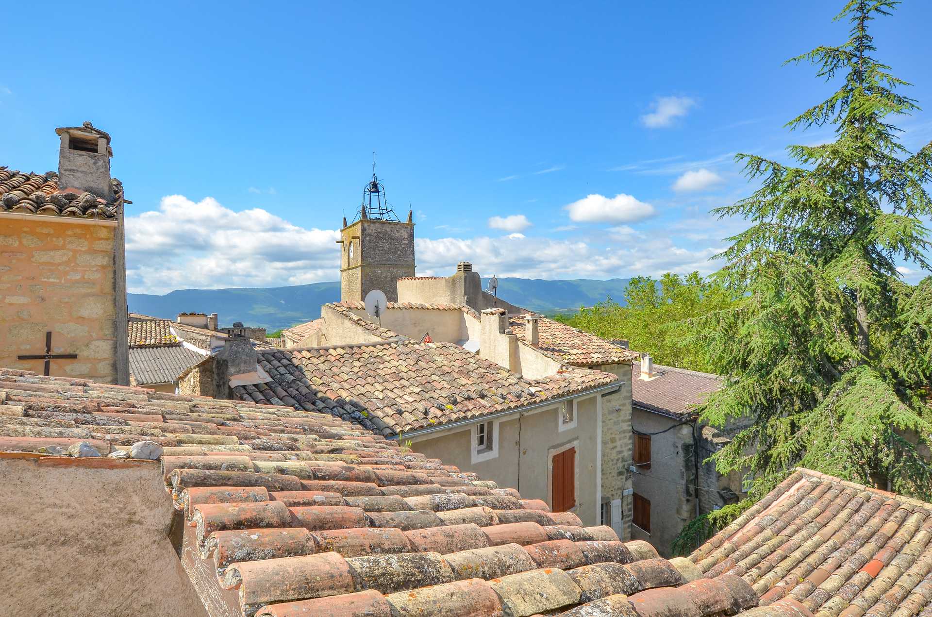 Hus i Viens, Provence-Alpes-Cote d'Azur 10021057