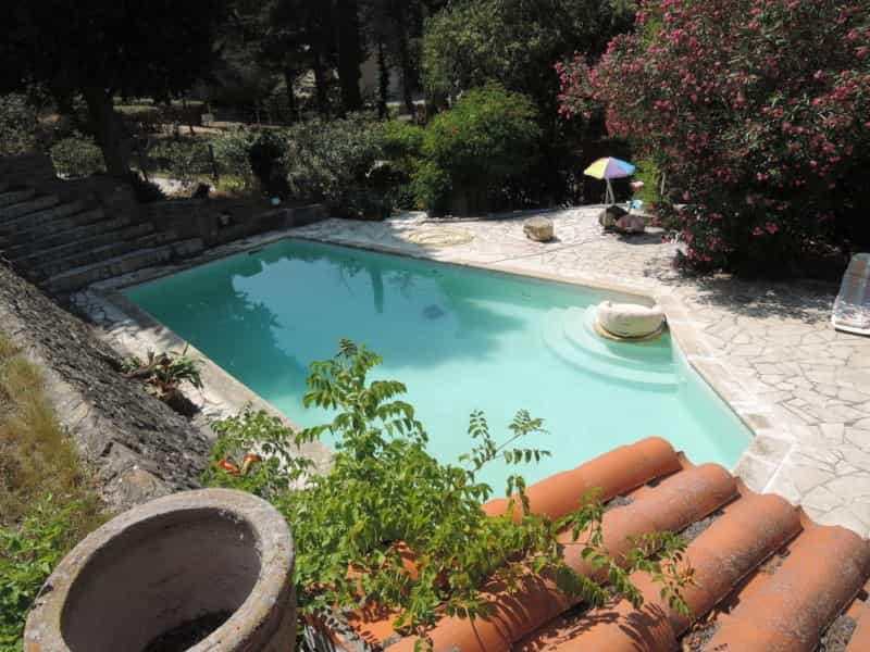 بيت في Fabrezan, Languedoc-Roussillon 10021087
