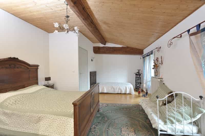 Talo sisään Lagrasse, Languedoc-Roussillon 10021097