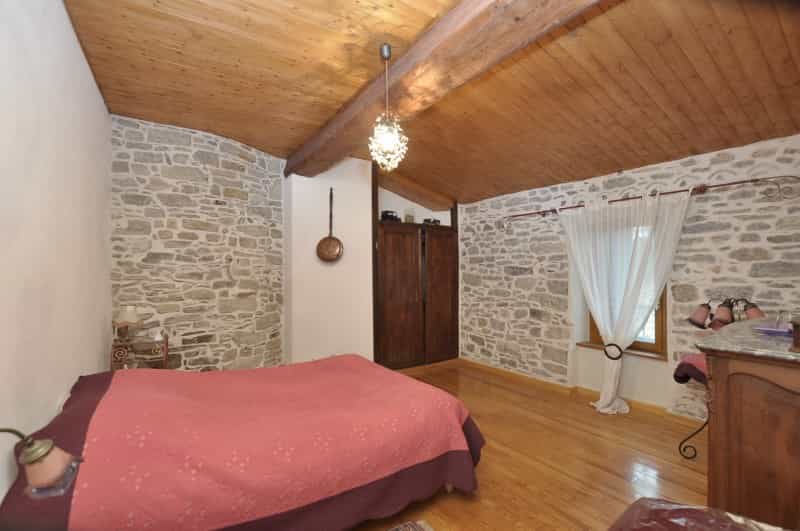 Talo sisään Lagrasse, Languedoc-Roussillon 10021097