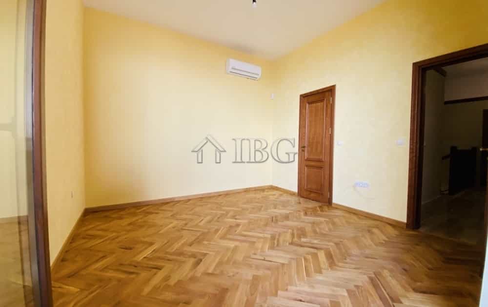 House in SvetI Vlas, Burgas 10021098