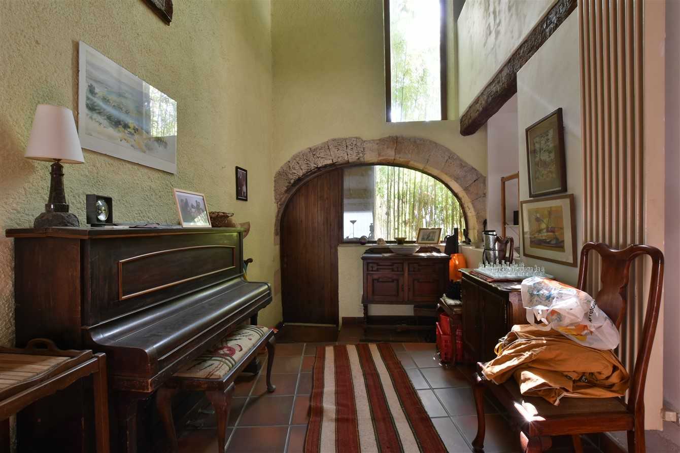 жилой дом в Sommieres, Languedoc-Roussillon 10021110