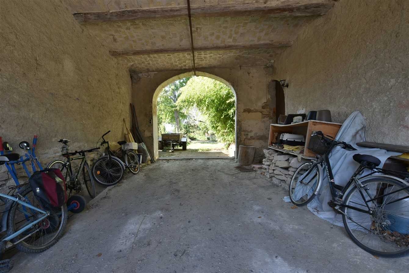 집 에 Sommieres, Languedoc-Roussillon 10021110