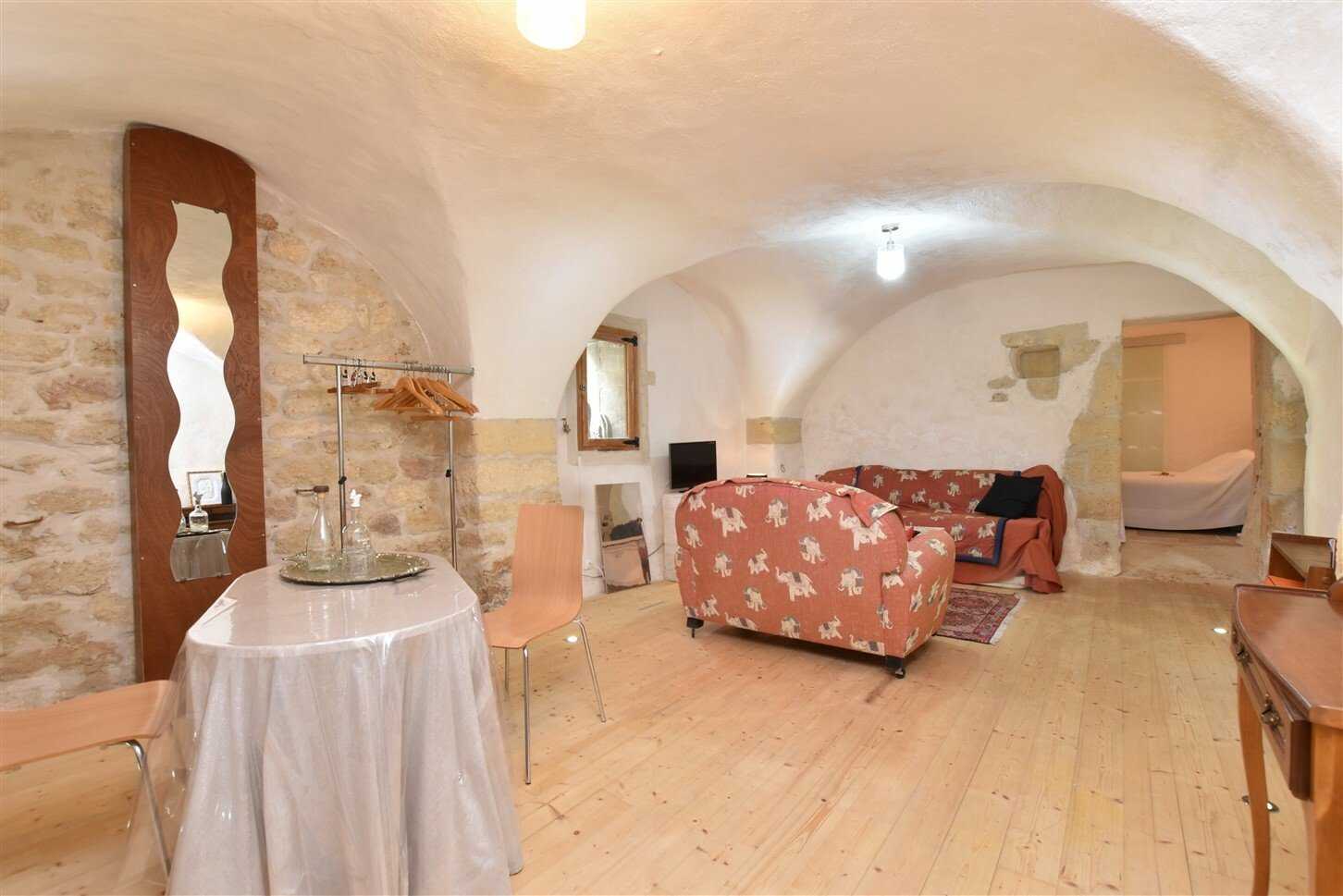 Talo sisään Sommieres, Languedoc-Roussillon 10021139