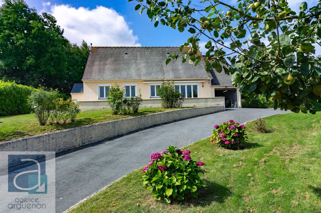 House in Pledeliac, Bretagne 10021769