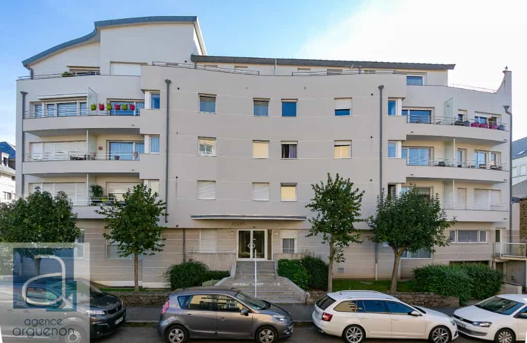 Condominium in Saint-Servan-sur-Mer, Bretagne 10021789