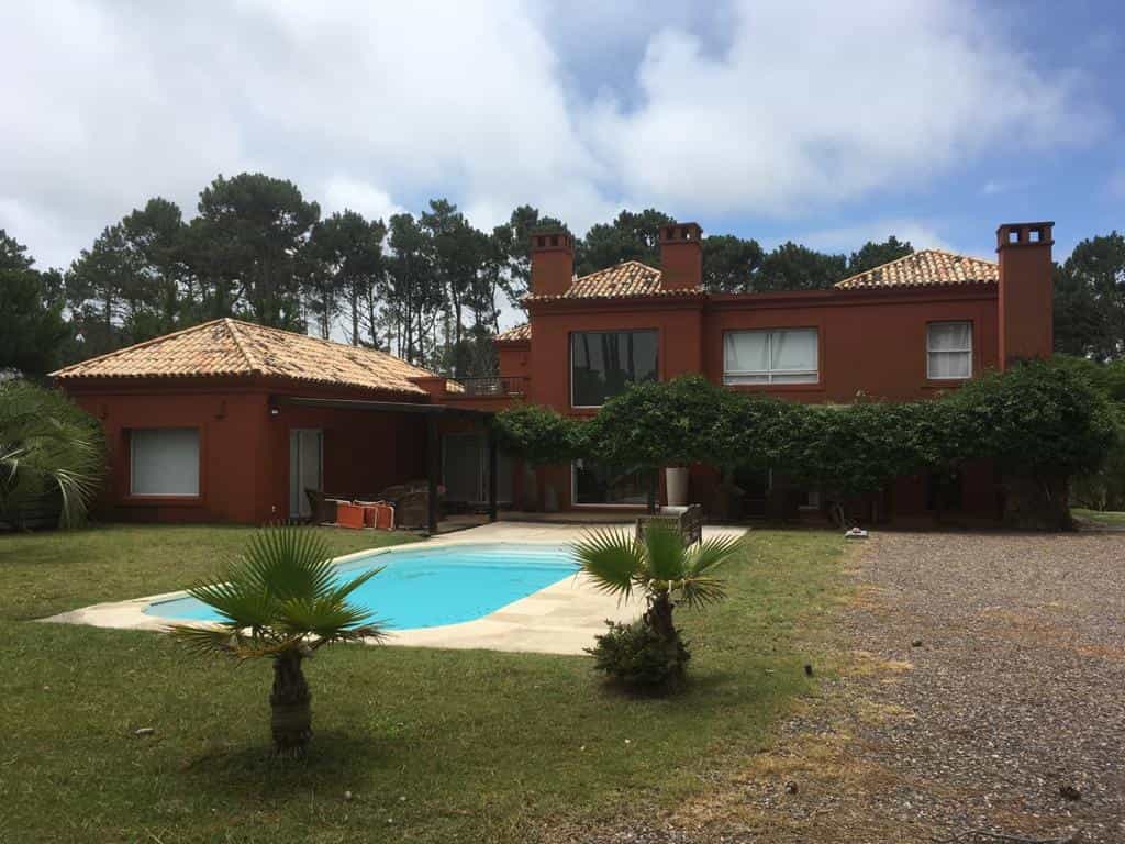 House in Punta del Este,  10022153