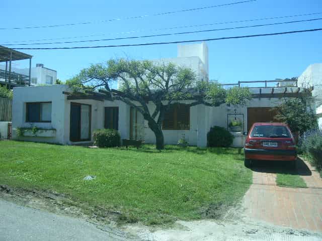 Condominium in El Chorro, maldonado 10022511