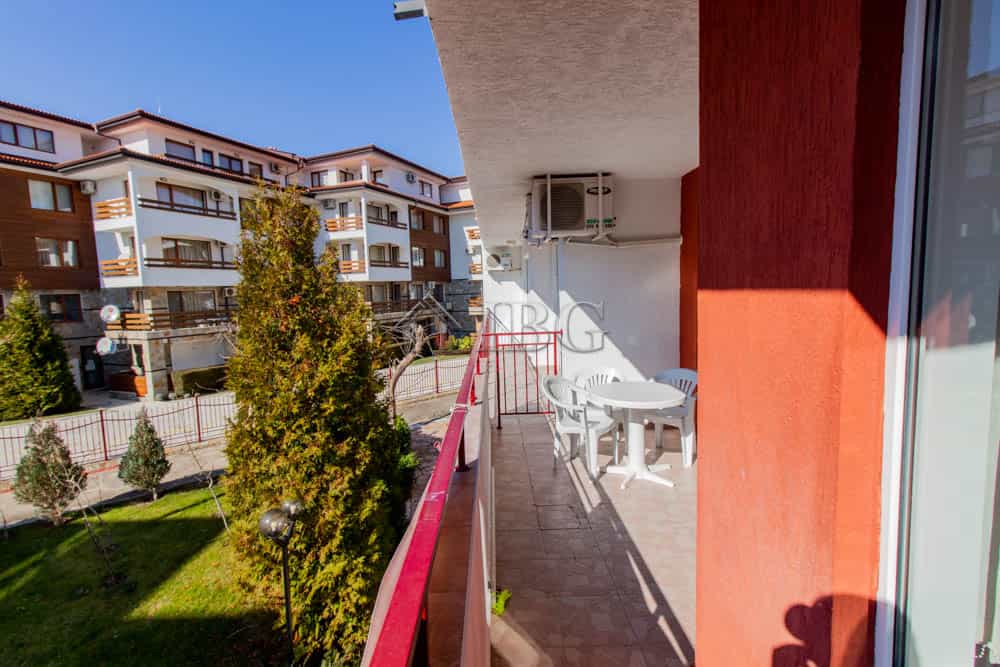 Condominium in Sveti Vlas, Burgas 10022786