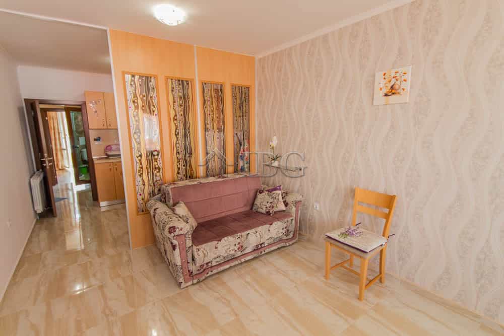Condominio en Pomorie, Burgas 10022801