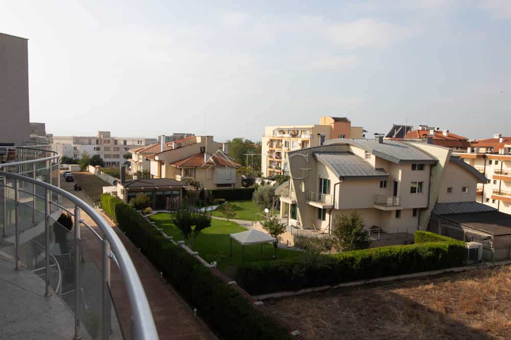 Condominium in Bourgas CIty, Burgas 10023036