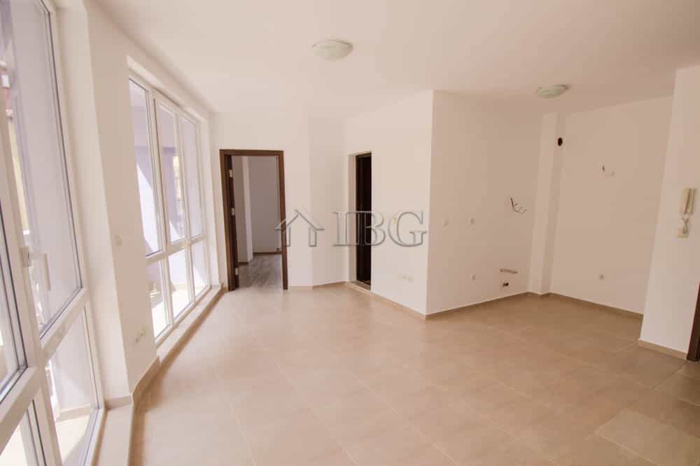 Condominium dans Nessebar, Bourgas 10023549