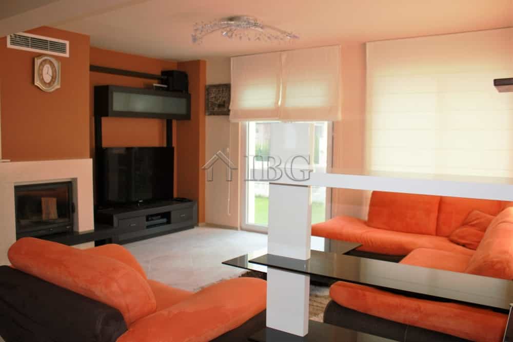 House in Bourgas CIty, Burgas 10023895