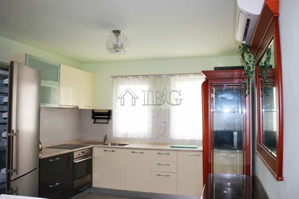 House in Bourgas CIty, Burgas 10023895