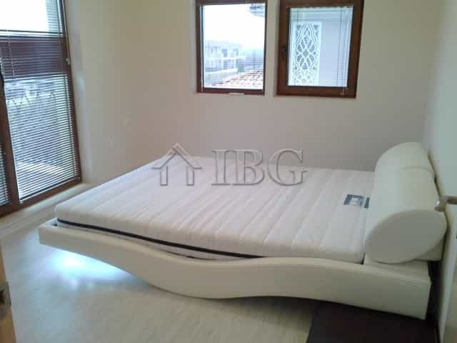 House in Bourgas CIty, Burgas 10023897