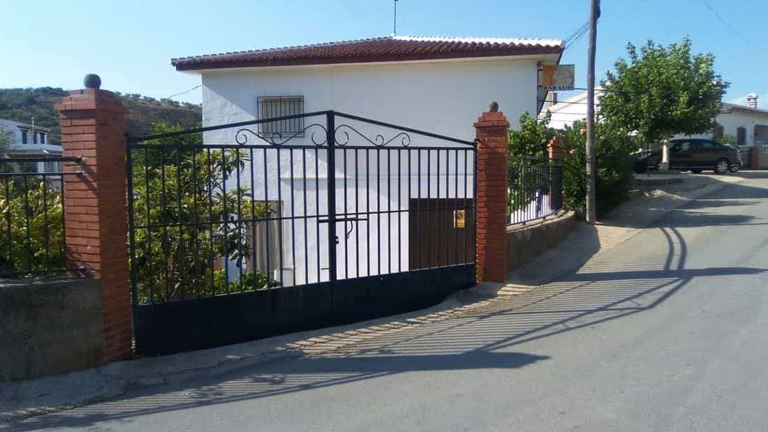 House in Alfarnatejo, Andalusia 10024031