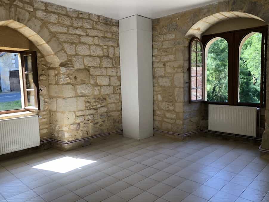 Huis in Blanquefort-sur-Briolance, Nouvelle-Aquitaine 10024363