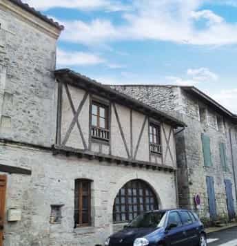 House in Saint-Pastour, Nouvelle-Aquitaine 10024481