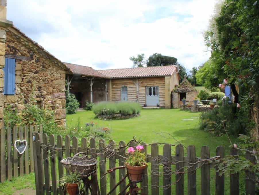 House in Belves, Nouvelle-Aquitaine 10024519