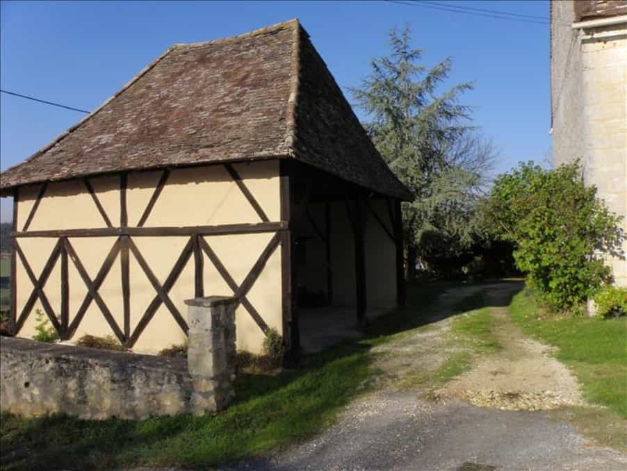 Будинок в Les Leches, Nouvelle-Aquitaine 10024698
