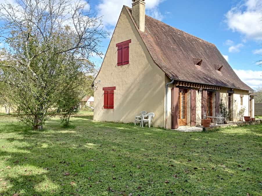 House in Meyrals, Nouvelle-Aquitaine 10024709