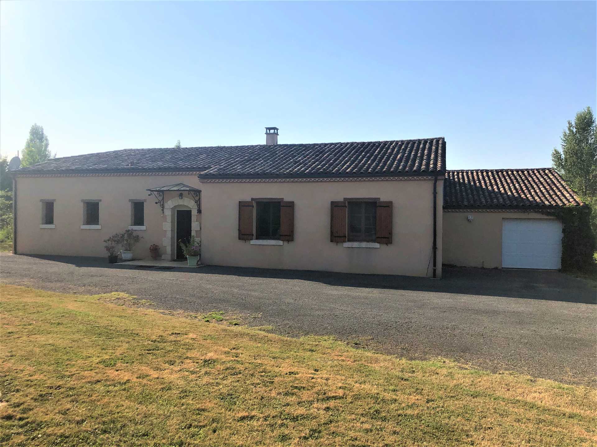 House in Monpazier, Nouvelle-Aquitaine 10024724