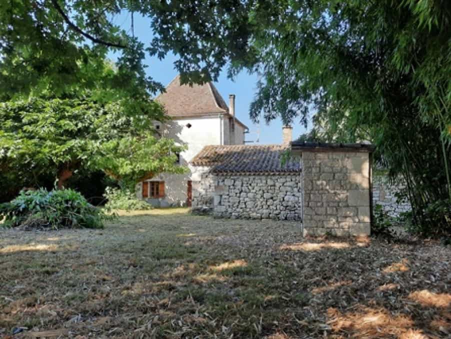 Casa nel Saint-aubin-de-cadelech, Nouvelle-Aquitaine 10024786