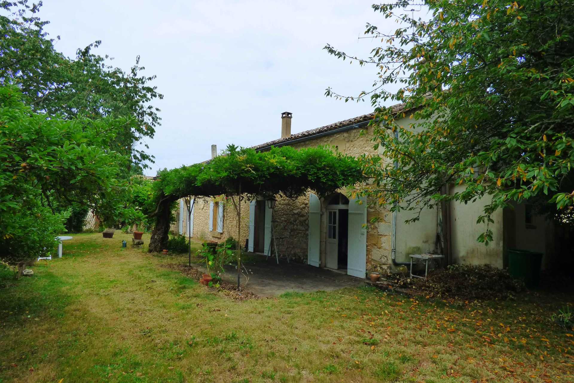 Rumah di Saint-Aubin-de-Lanquais, Nouvelle-Aquitaine 10024789