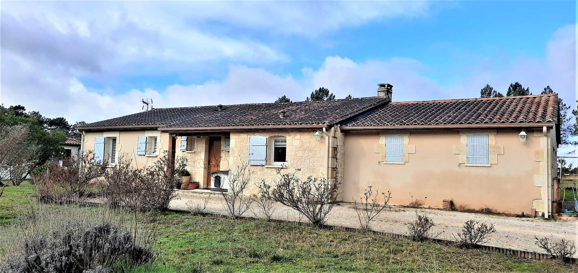 Huis in Saint-Jean-d'Eyraud, Nouvelle-Aquitanië 10024816