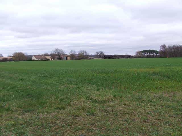 Land in Vergt-de-Biron, Nouvelle-Aquitaine 10024858