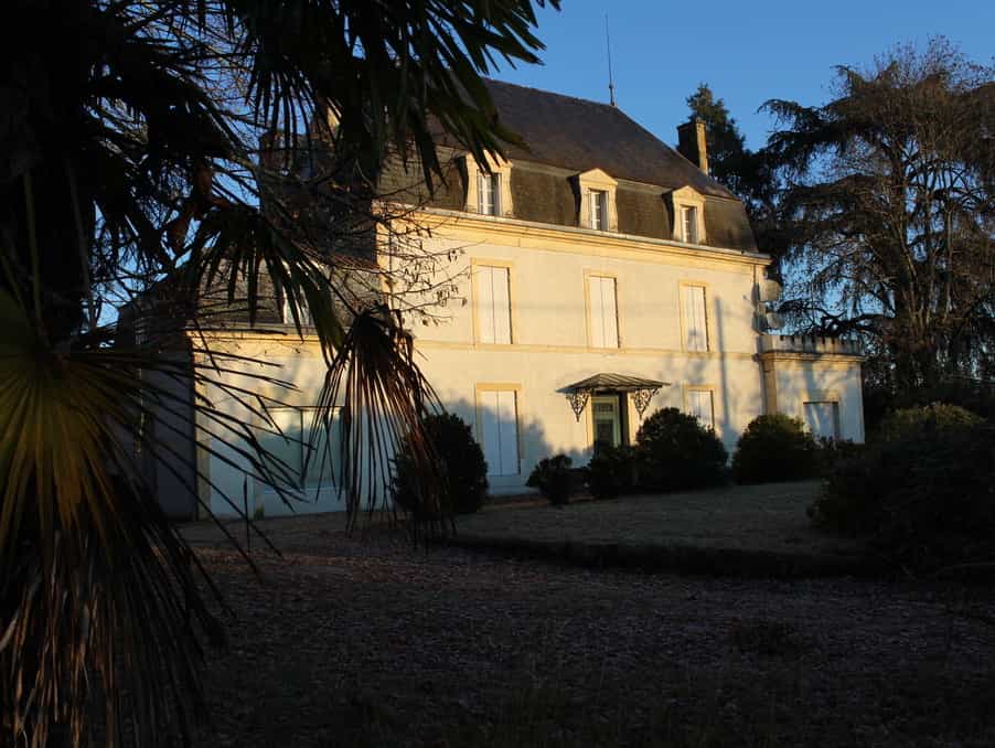 Talo sisään Pineuilh, Nouvelle-Aquitaine 10024877
