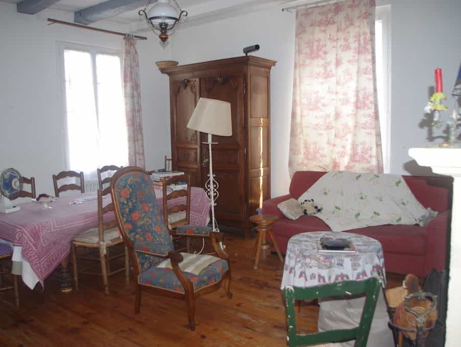 σπίτι σε Sainte-Foy-la-Grande, Nouvelle-Aquitaine 10024890