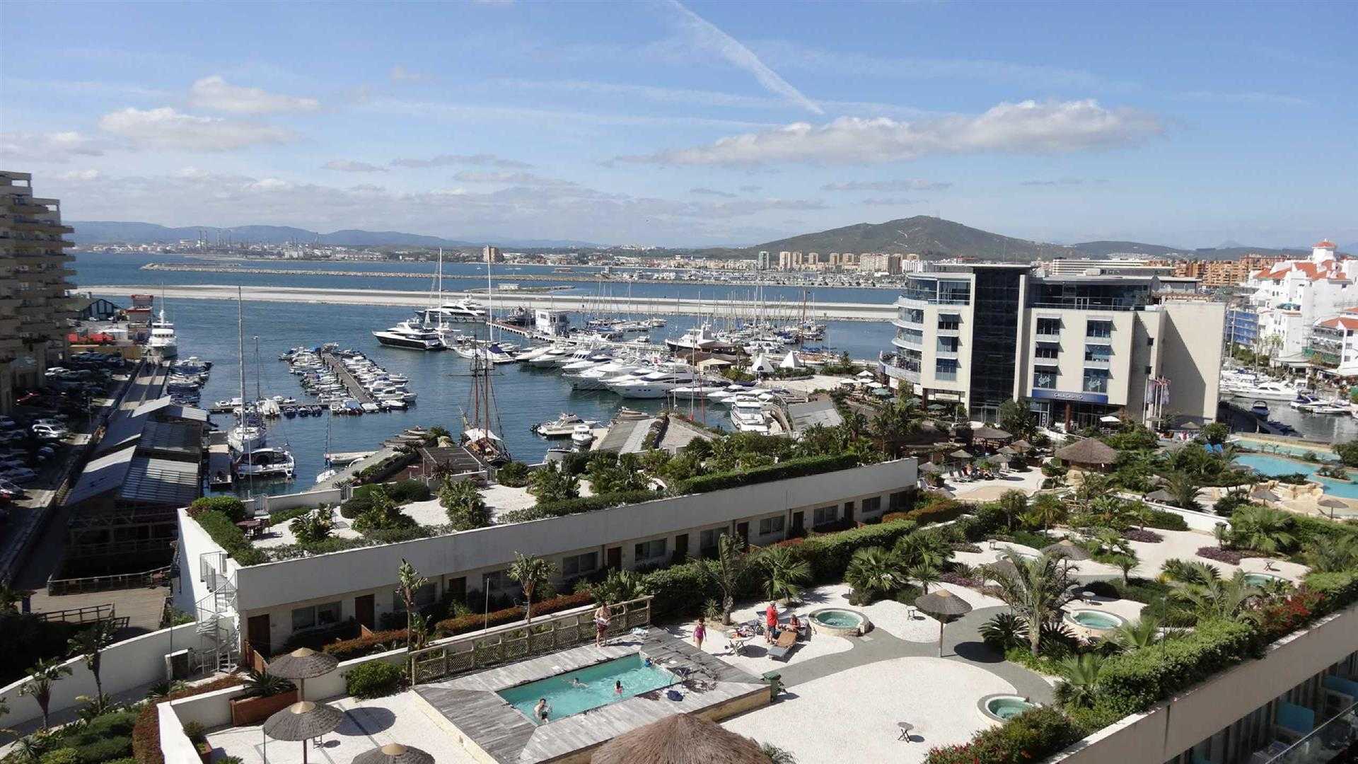 Condominio en Majestic Ocean Plaza, Gibraltar 10024913