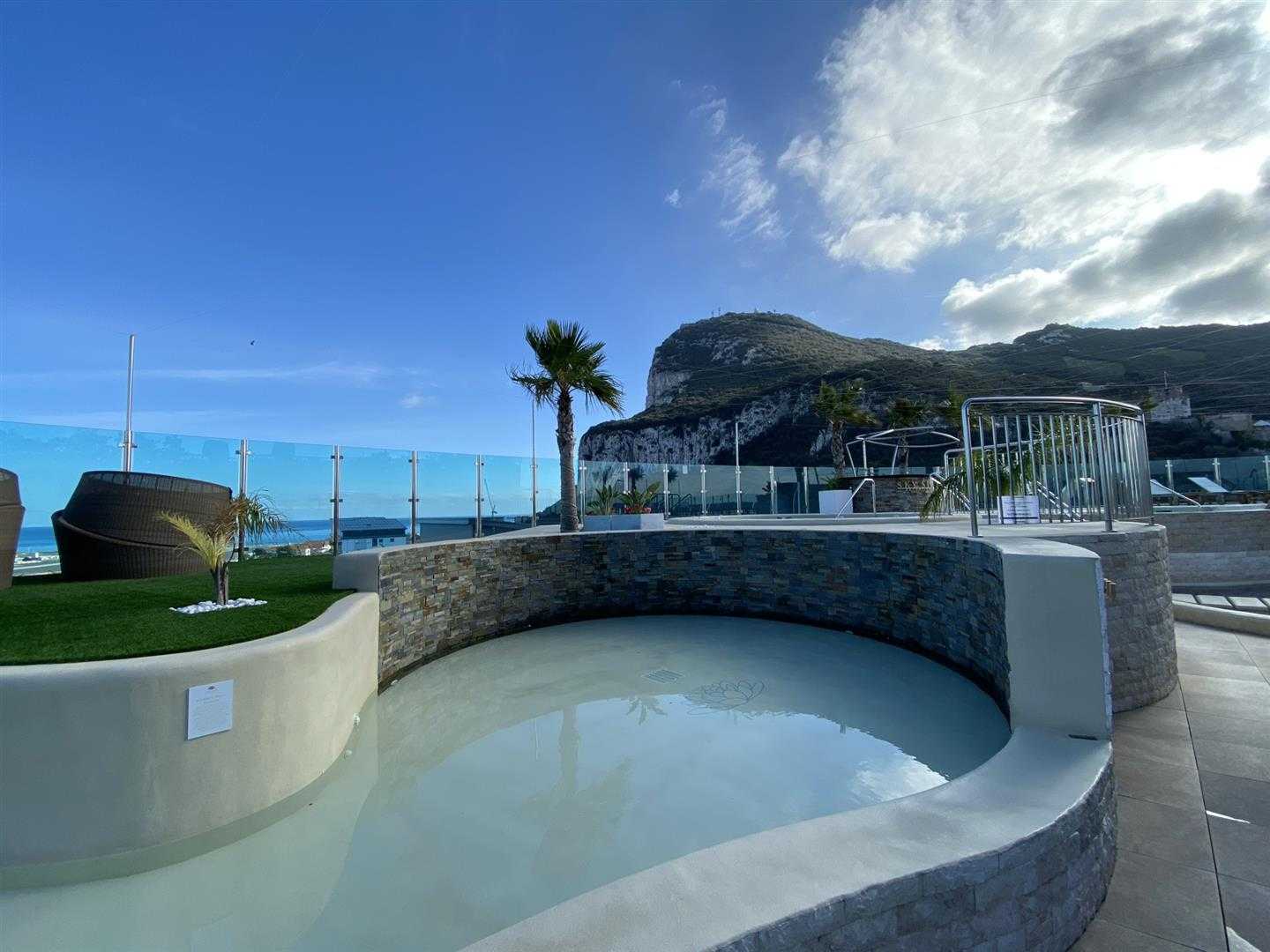 सम्मिलित में Ocean Spa Plaza, Gibraltar 10024934