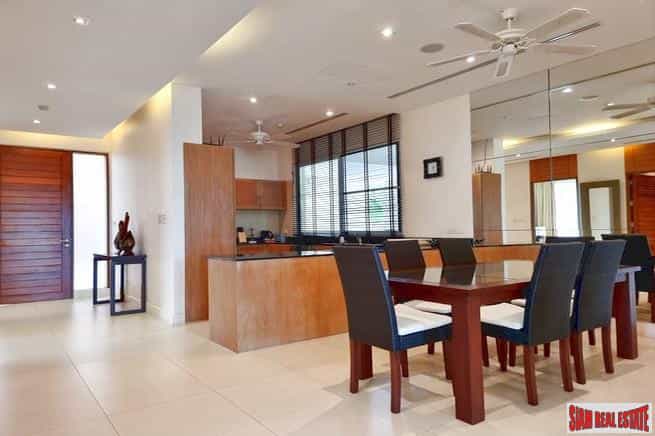 Condominium dans Ban La Yan, Phuket 10025038
