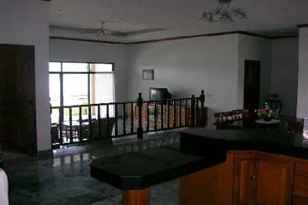 Talo sisään Chalong, Phuket 10025122