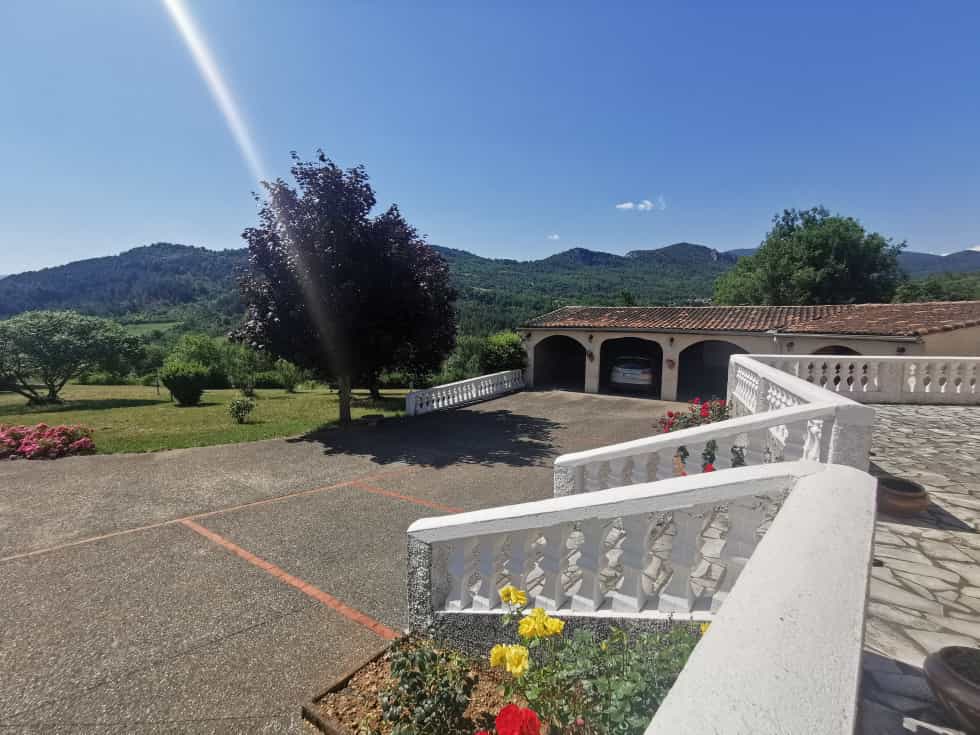 بيت في Proche Quillan-Grande Villa 175 M2 Avec Piscine, Occitanie 10025288
