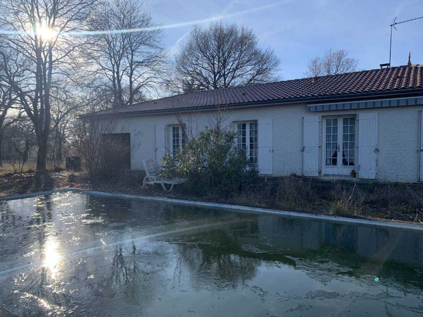 rumah dalam Perignac, Poitou-Charentes 10025559
