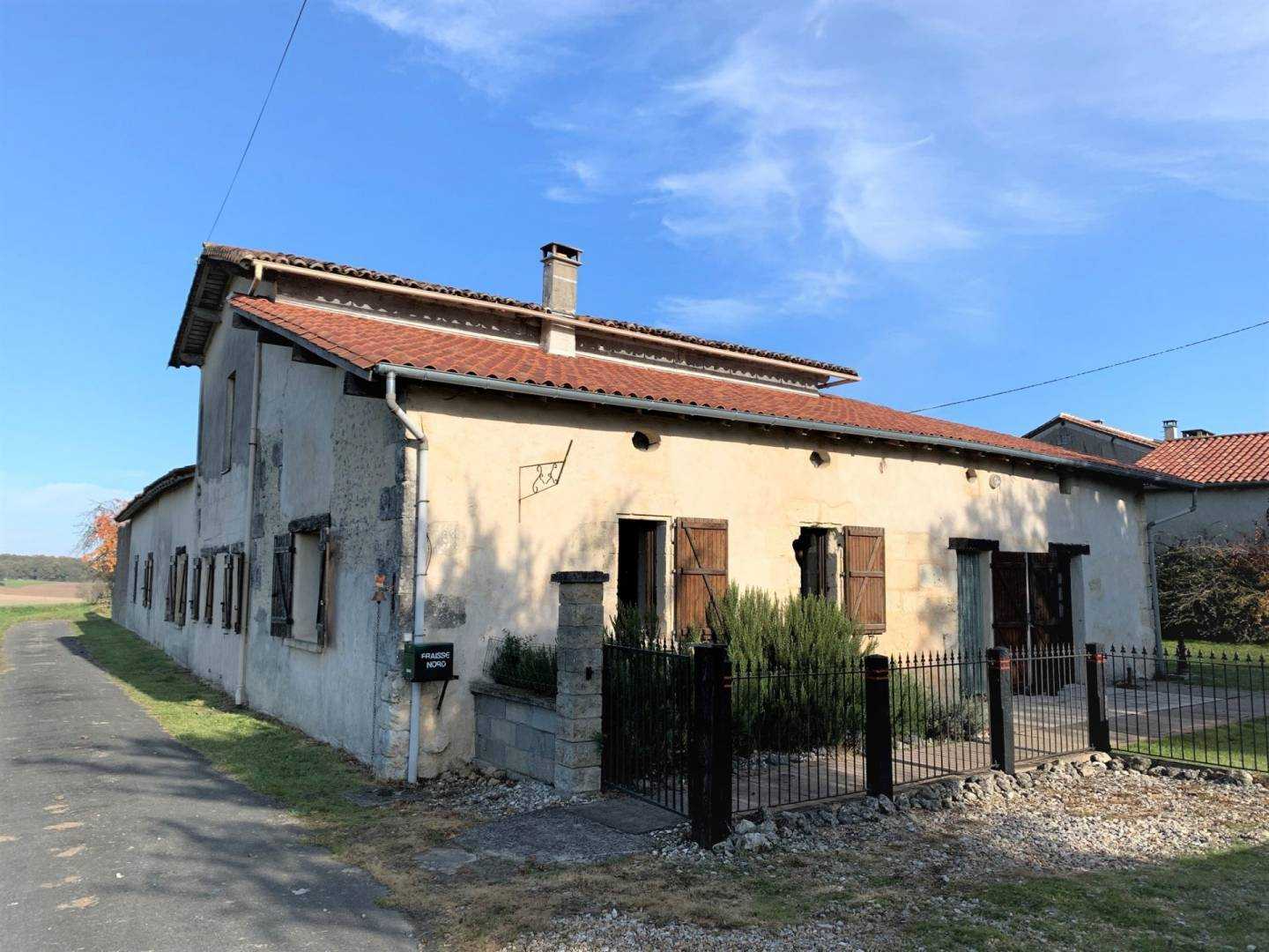 Hus i Chassaignes, Poitou-Charentes 10025568